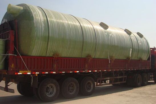 玻璃钢罐装车发货图片