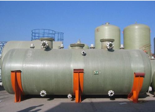 玻璃钢储罐的安装现场